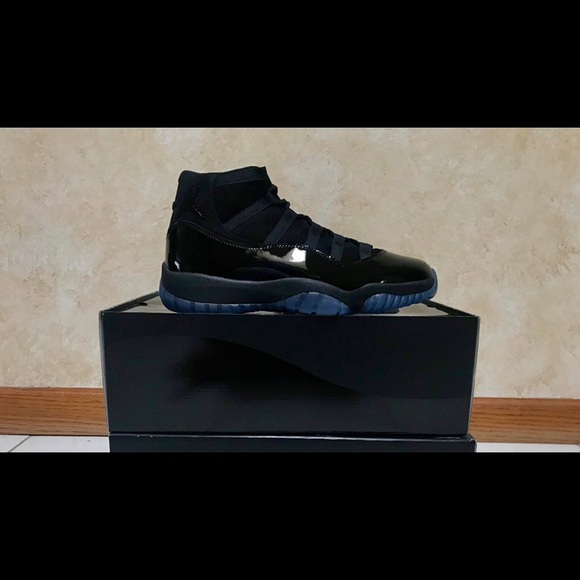 Jordan cap and gown 🎓 11"s high top - Picture 5 of 8